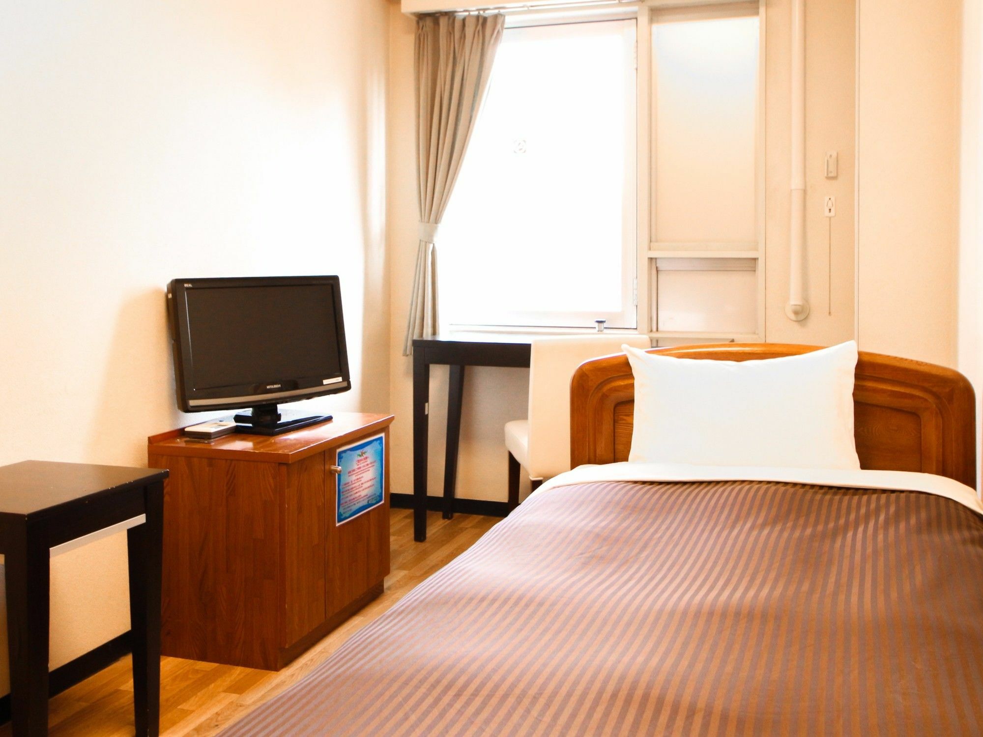 Hotel Livemax Budget Kawasaki Ekimae Екстер'єр фото