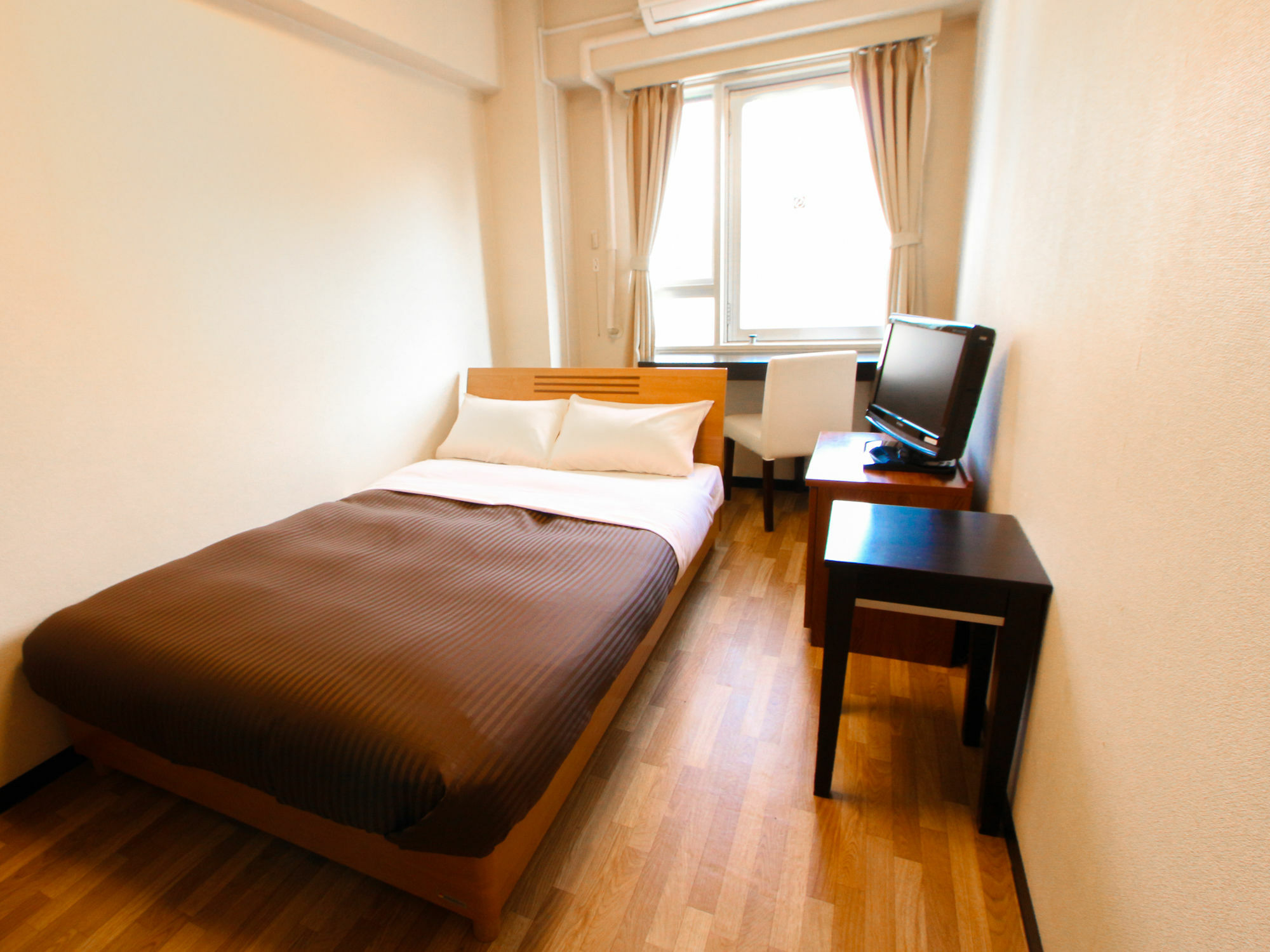 Hotel Livemax Budget Kawasaki Ekimae Екстер'єр фото